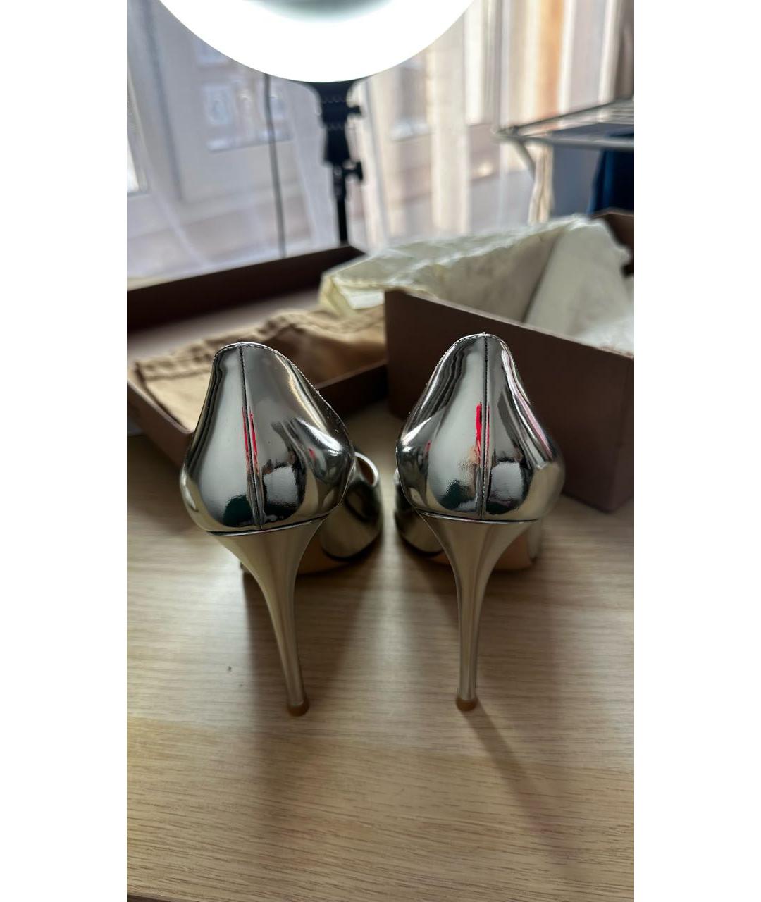 GIANVITO ROSSI Серебряные туфли из лакированной кожи, фото 4