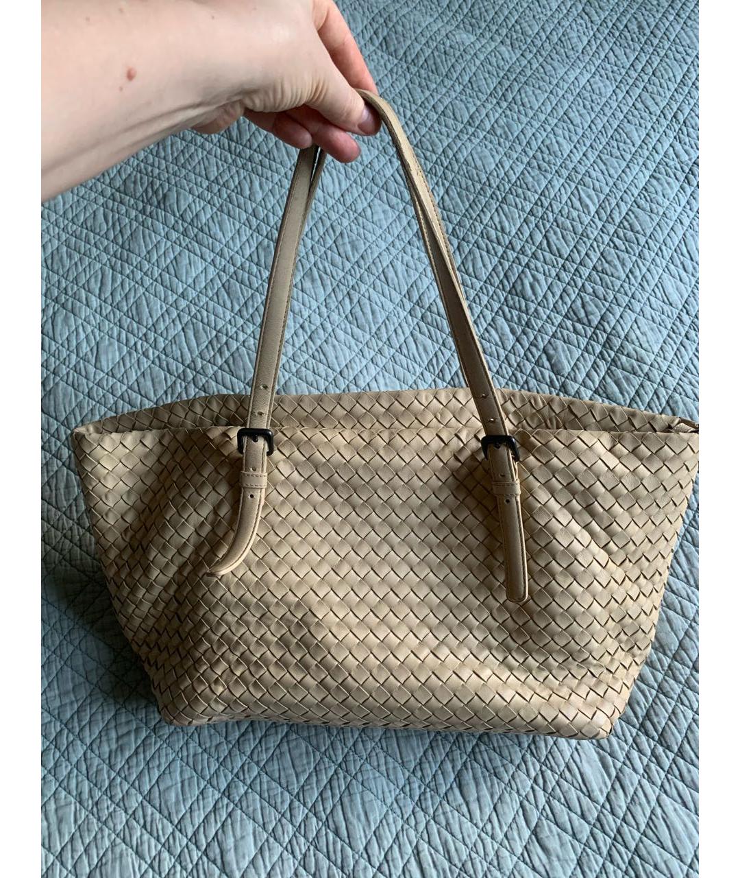 BOTTEGA VENETA Бежевая кожаная сумка тоут, фото 8