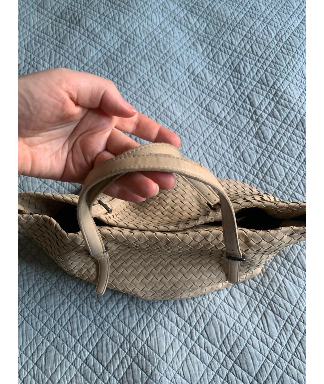 BOTTEGA VENETA Бежевая кожаная сумка тоут, фото 7
