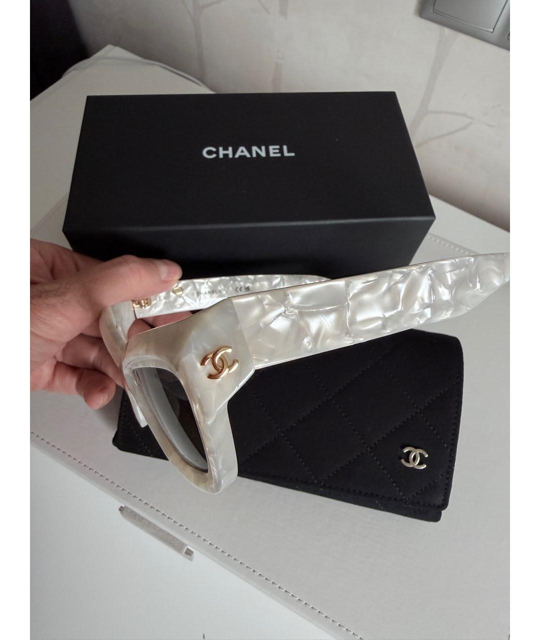 CHANEL Белые пластиковые солнцезащитные очки, фото 3