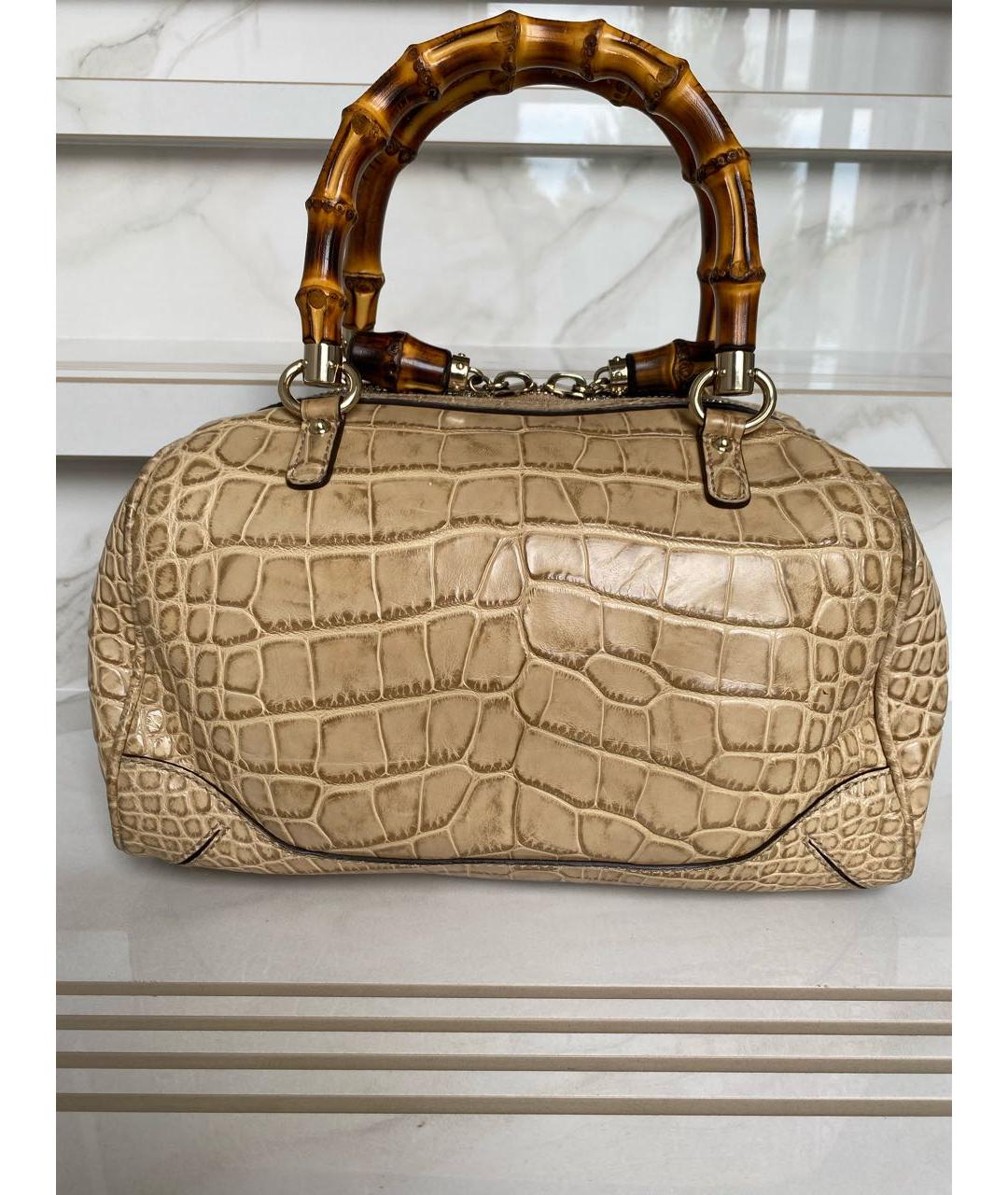 GUCCI Бежевая сумка с короткими ручками из кожи аллигатора, фото 3