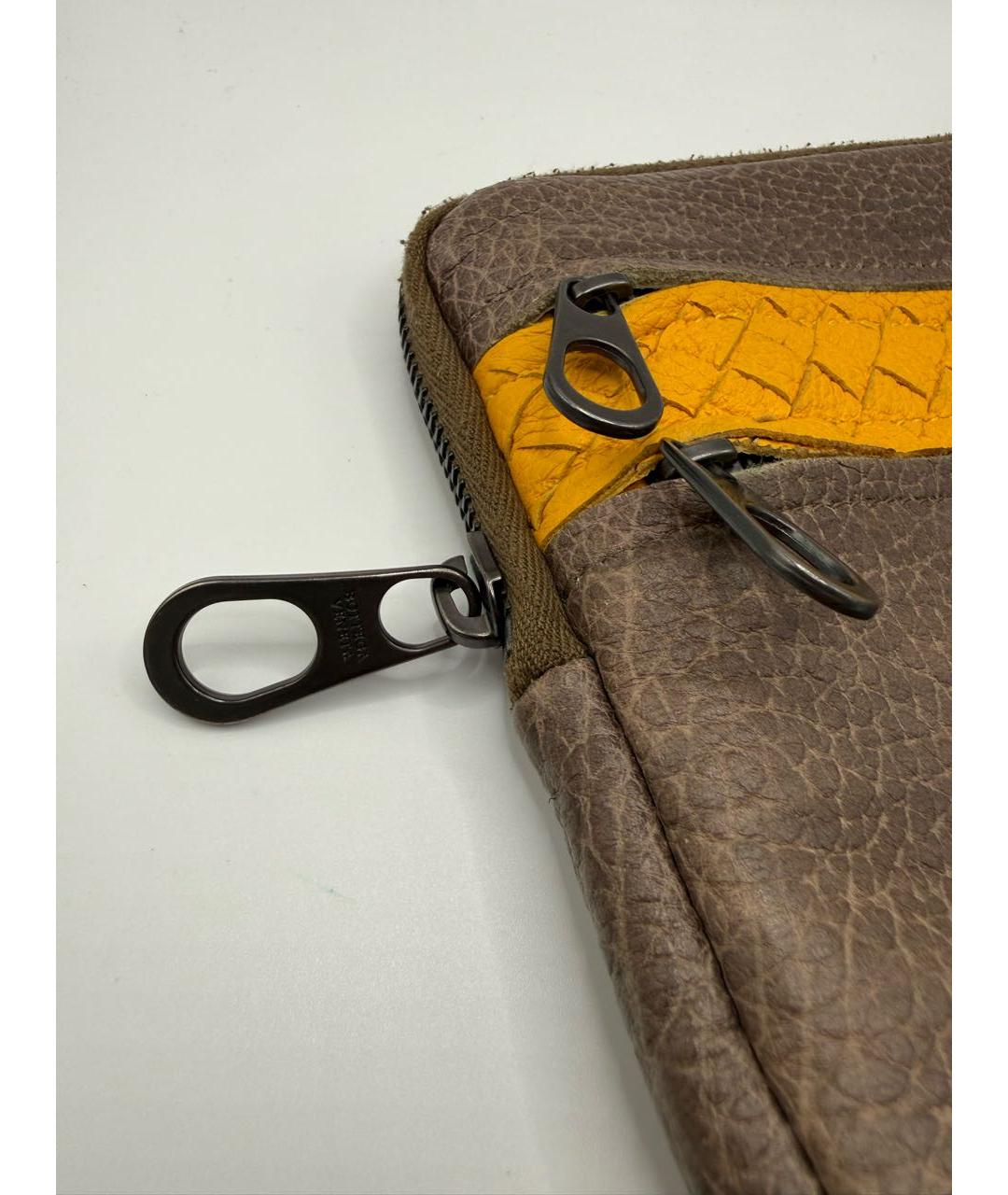 BOTTEGA VENETA Серая кожаная барсетка, фото 2