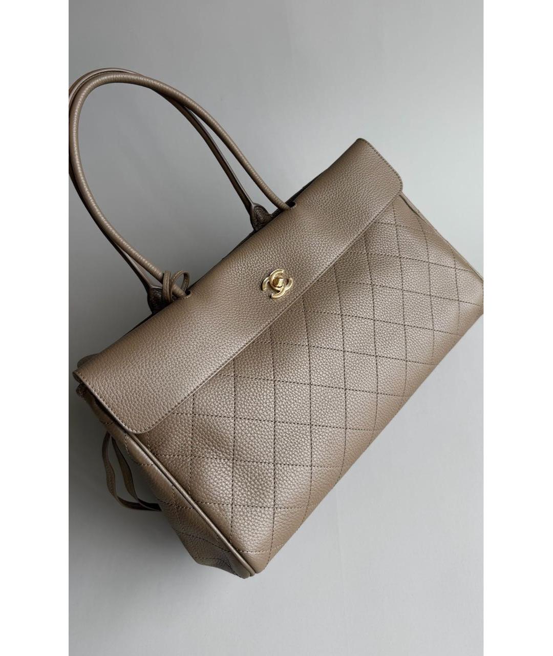 CHANEL Коричневая кожаная сумка через плечо, фото 2