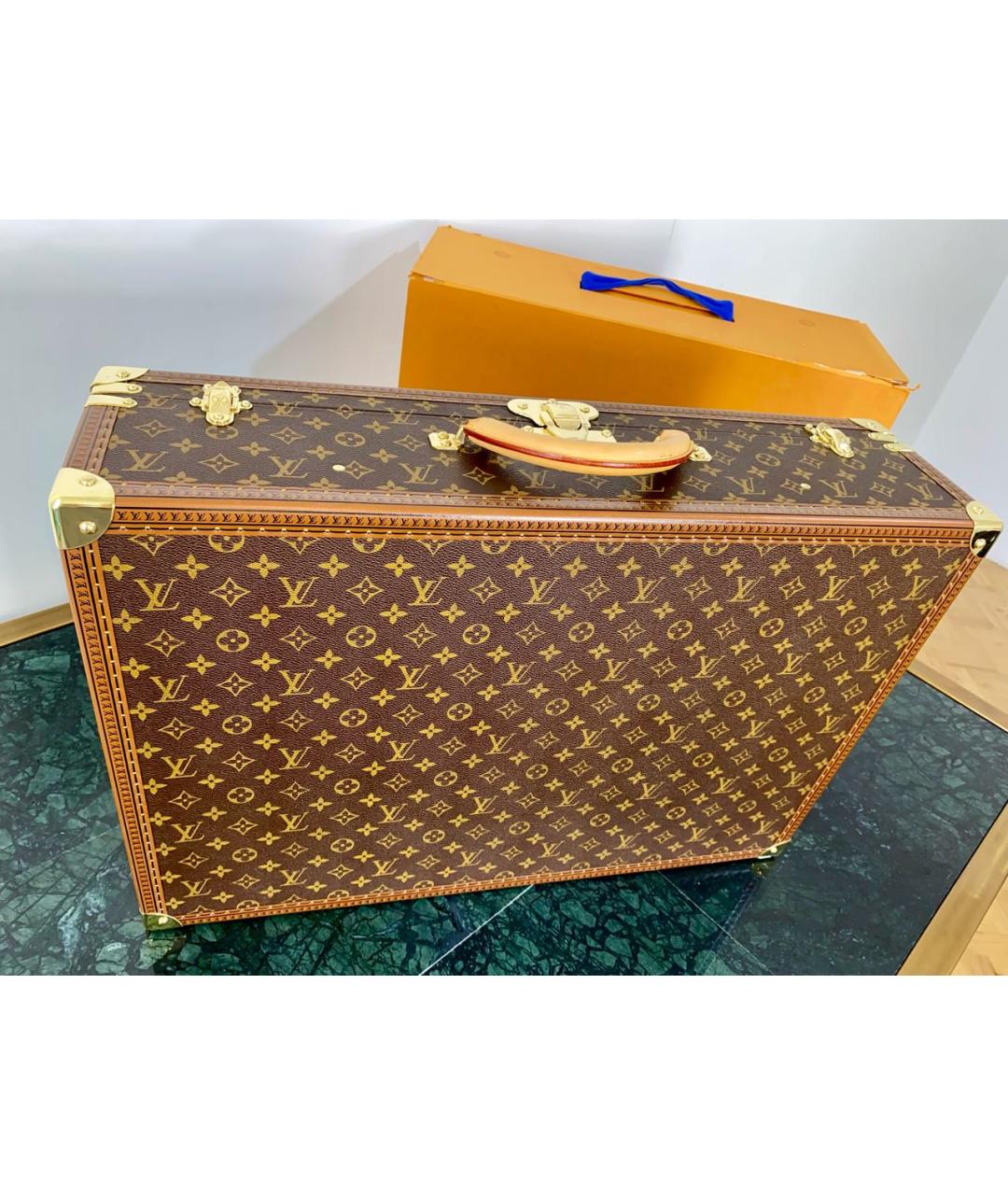 LOUIS VUITTON Коричневый кожаный чемодан, фото 2