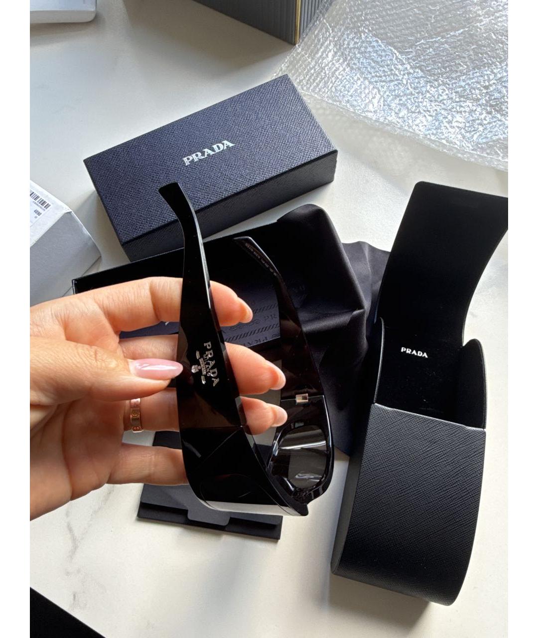 PRADA Черные пластиковые солнцезащитные очки, фото 3