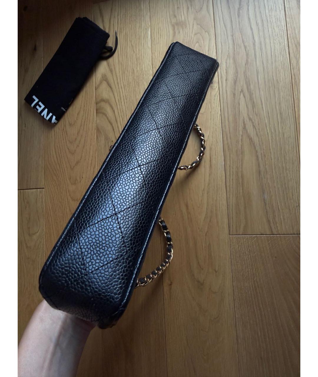 CHANEL Черная кожаная сумка с короткими ручками, фото 3