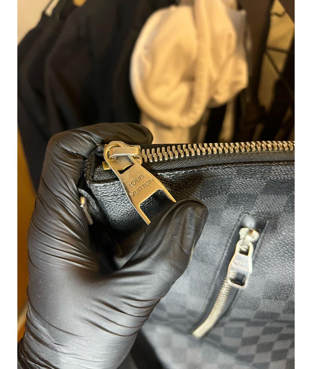 LOUIS VUITTON Антрацитовая барсетка, фото 6