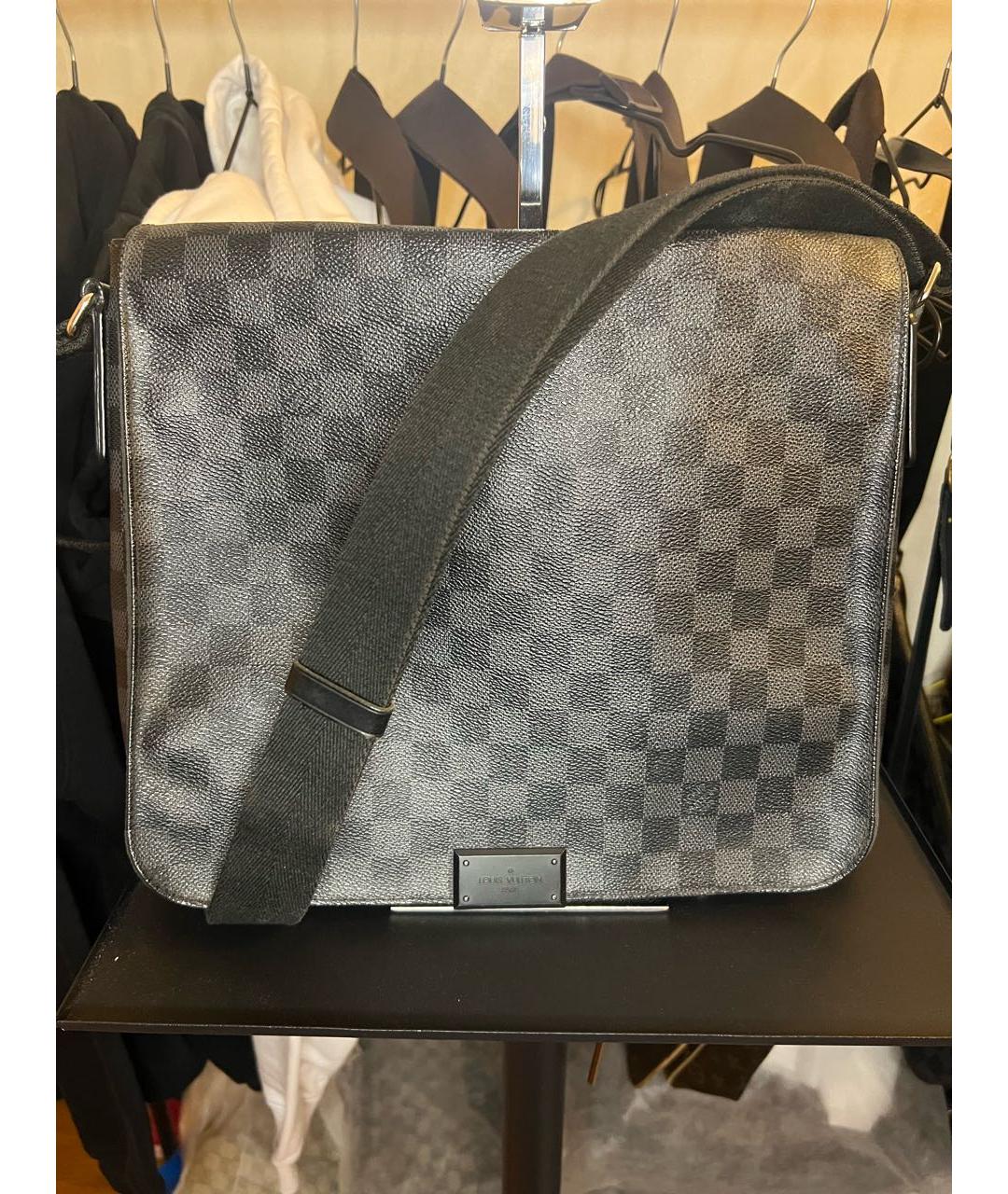 LOUIS VUITTON Антрацитовая барсетка, фото 9