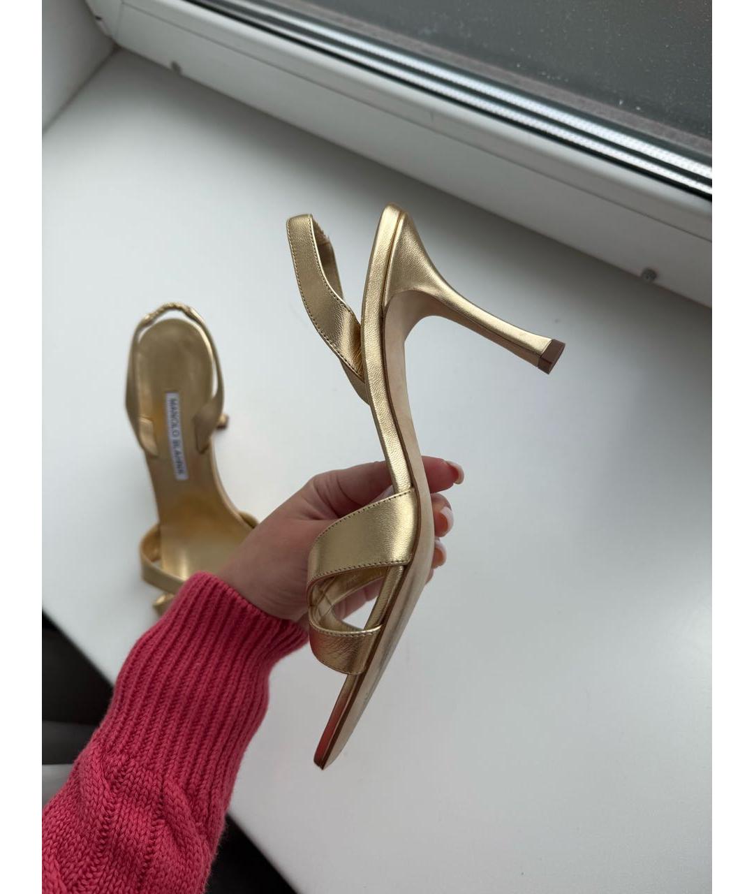 MANOLO BLAHNIK Золотые кожаные босоножки, фото 3