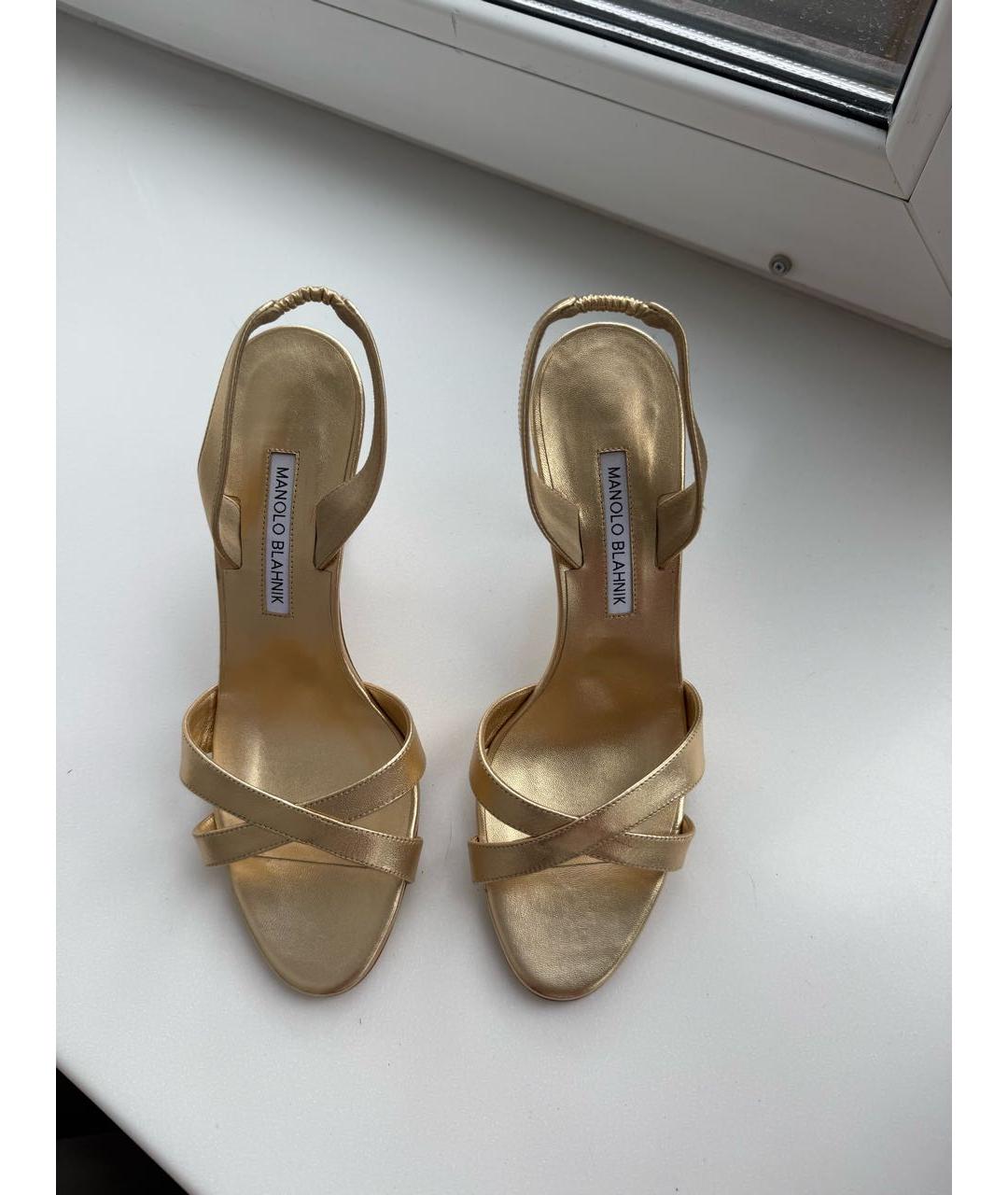 MANOLO BLAHNIK Золотые кожаные босоножки, фото 2