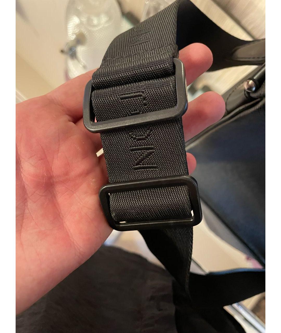 LOUIS VUITTON Черная кожаная сумка на плечо, фото 6
