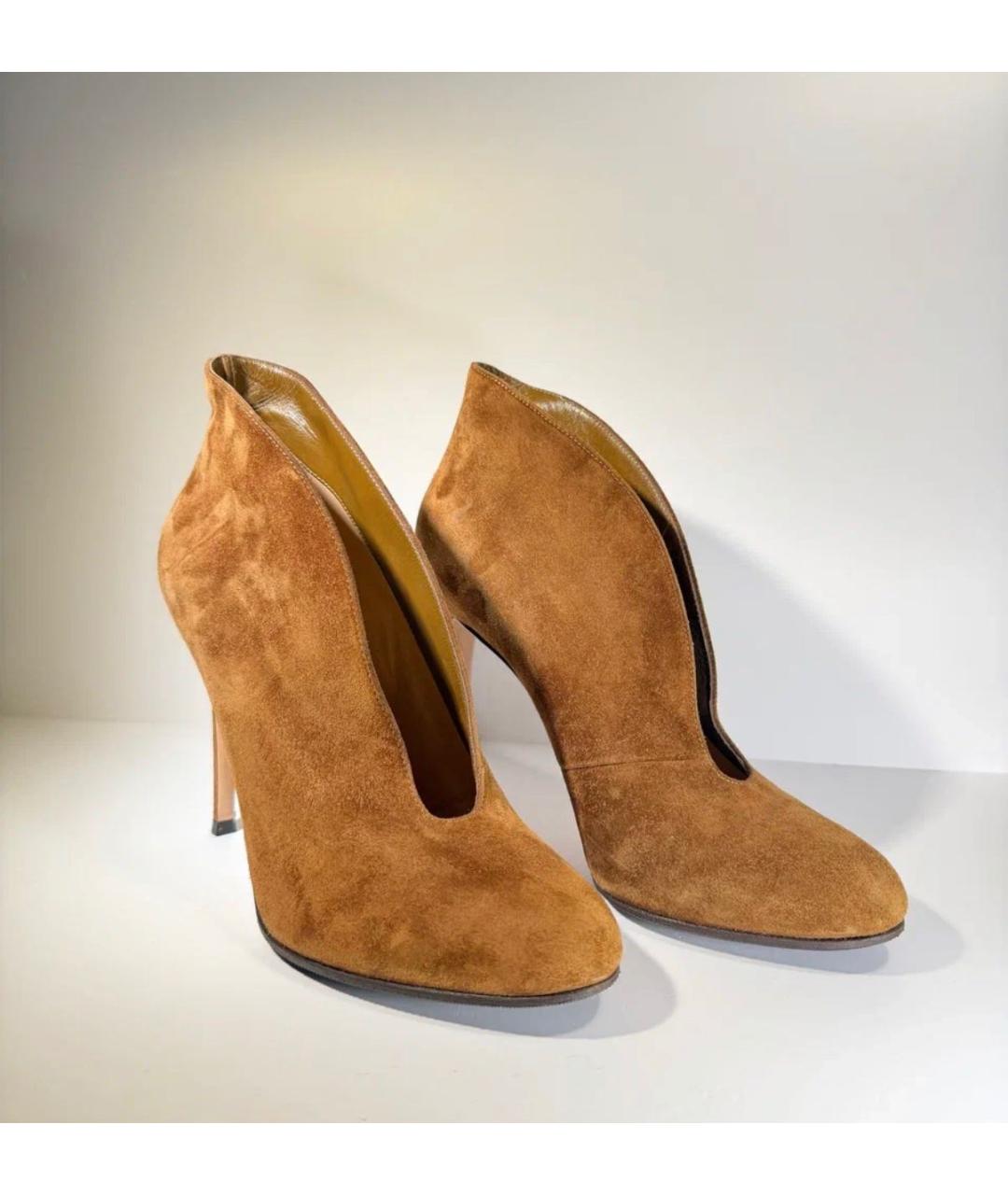 GIANVITO ROSSI Коричневые замшевые ботильоны, фото 7