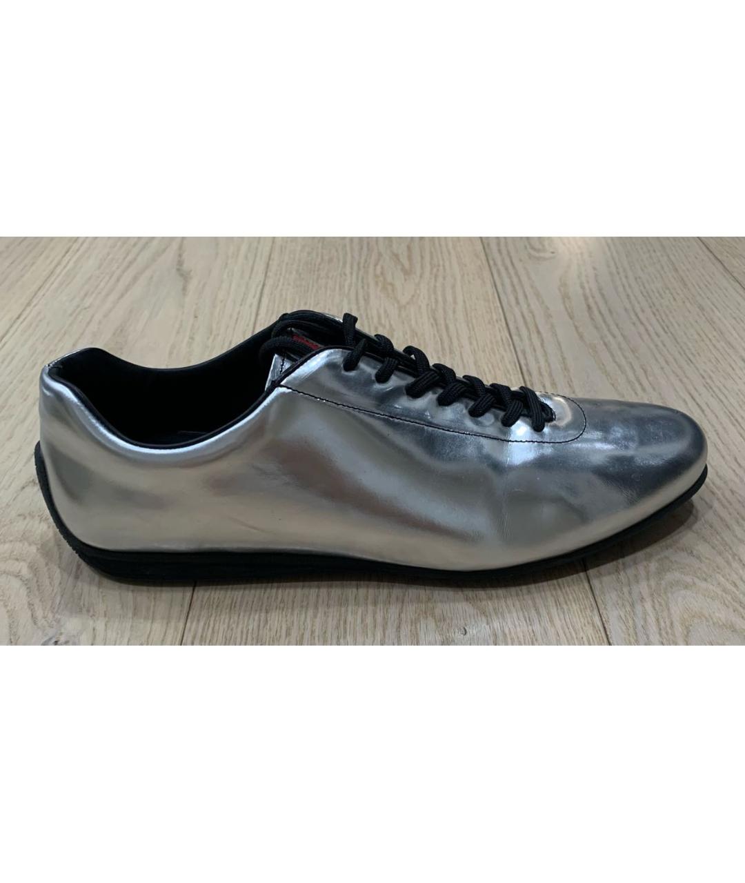 PRADA Серебряные кроссовки из лакированной кожи, фото 6