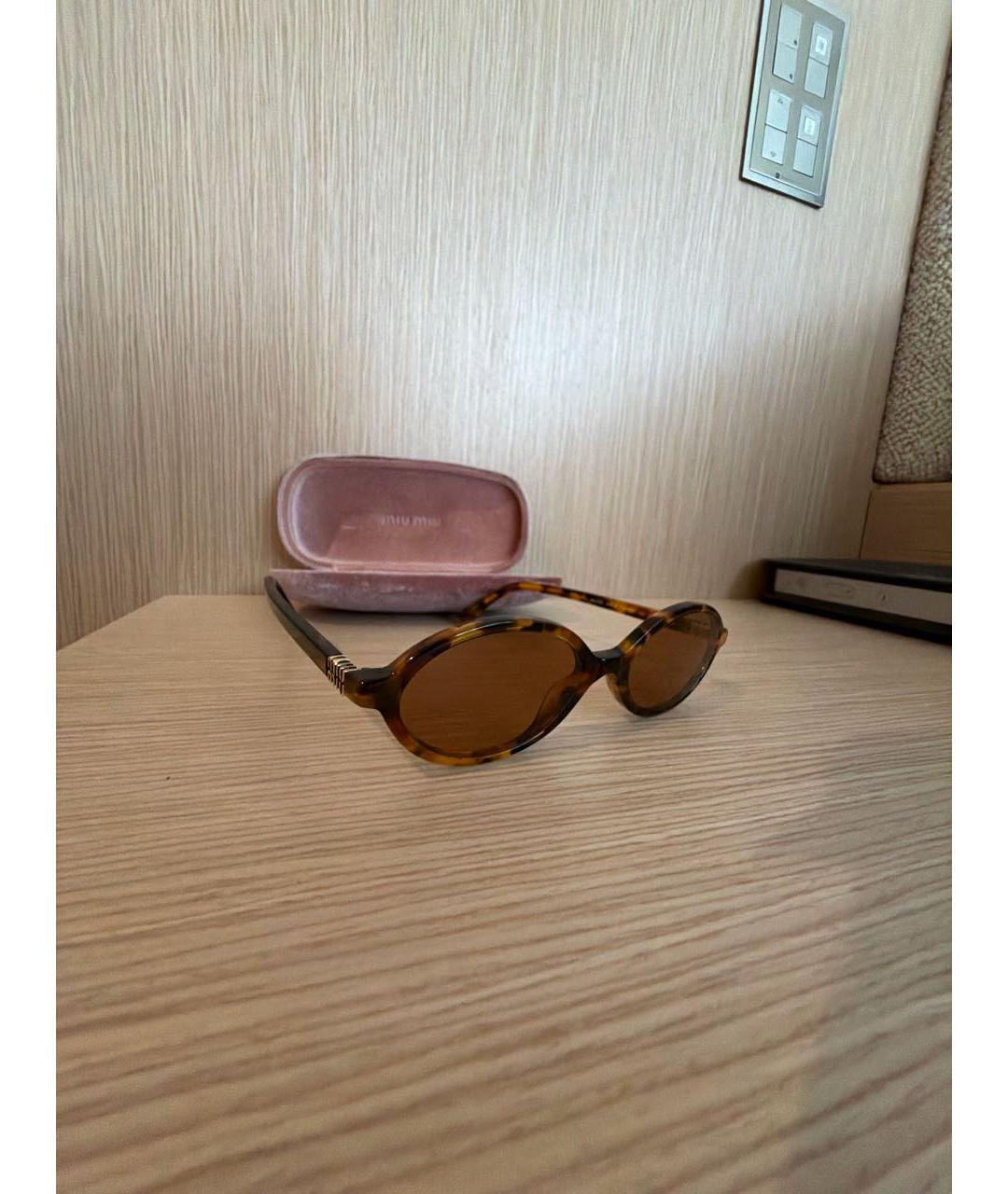 MIU MIU Коричневые солнцезащитные очки, фото 3