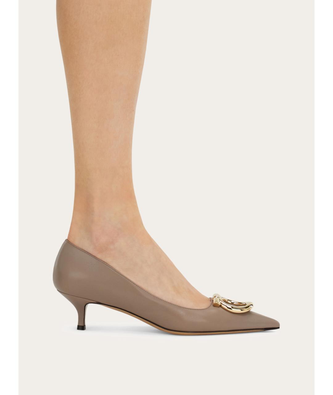 FERRAGAMO Бежевые кожаные туфли, фото 5