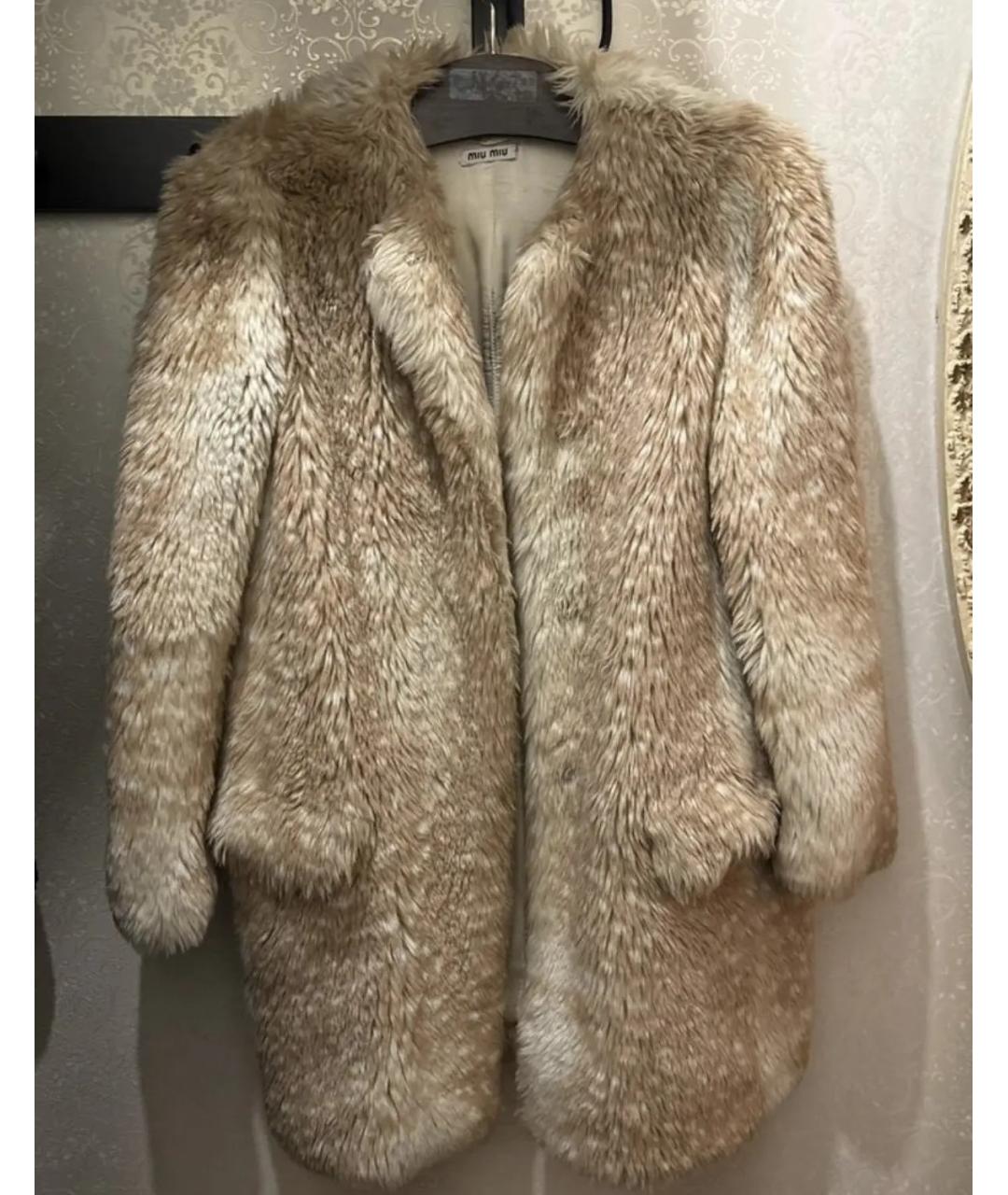 MIU MIU Бежевая меховая шуба, фото 5