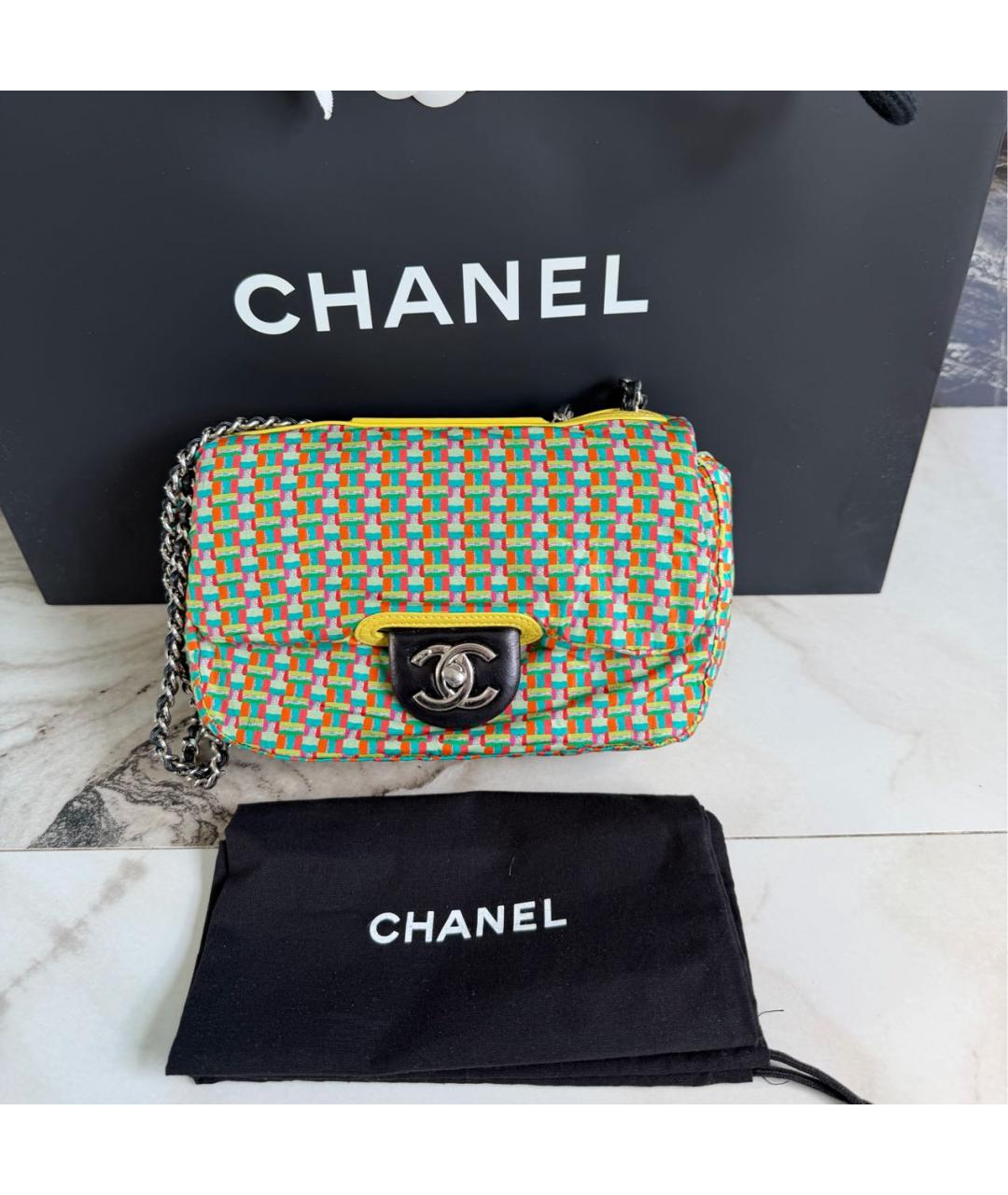 CHANEL Черная сумка через плечо из лакированной кожи, фото 7