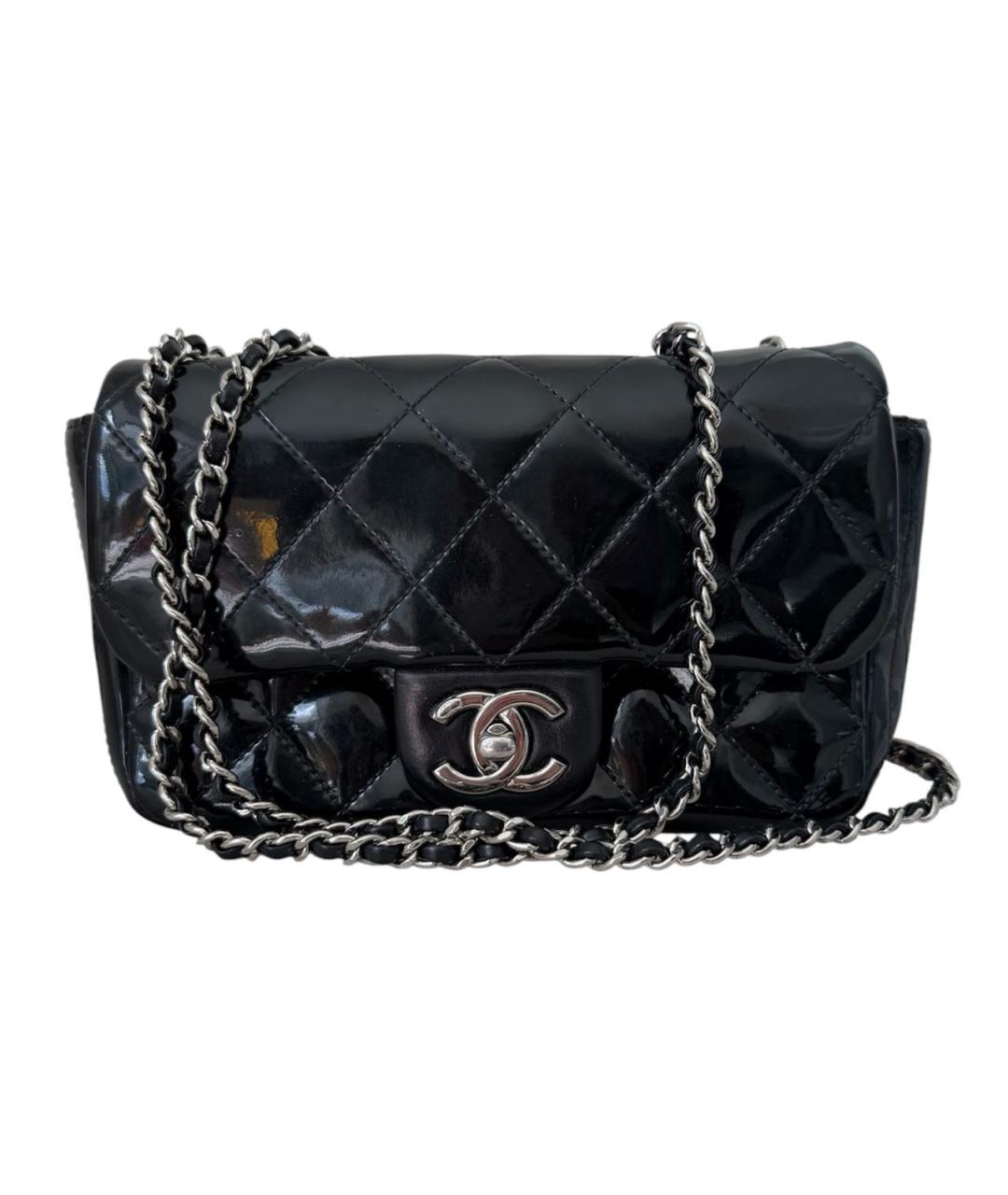 CHANEL Черная сумка через плечо из лакированной кожи, фото 1