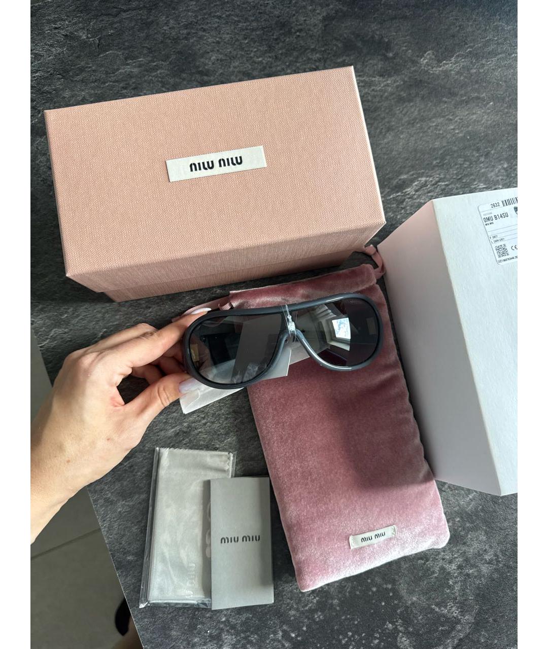 MIU MIU Серые пластиковые солнцезащитные очки, фото 3