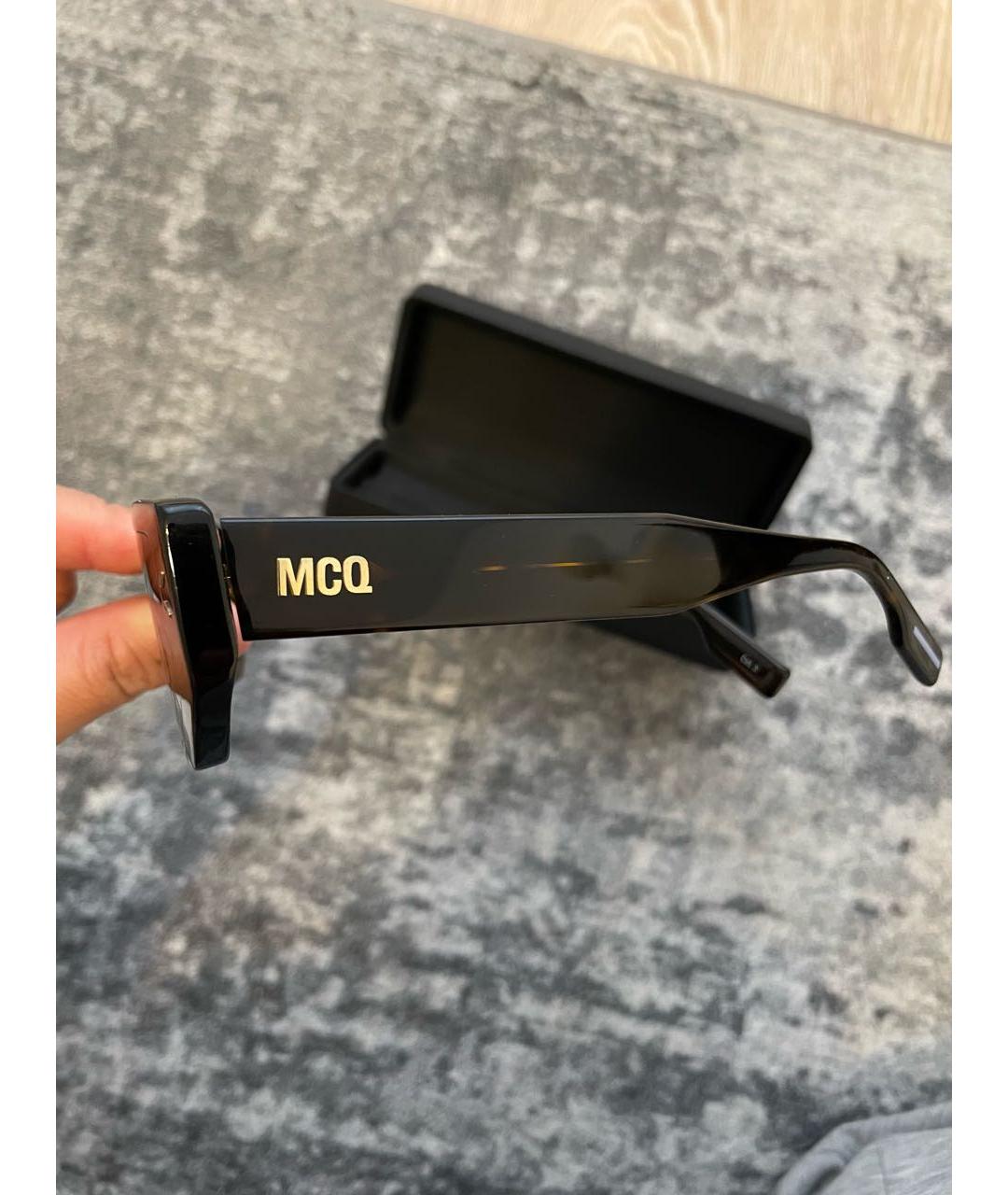 ALEXANDER MCQUEEN Коричневые пластиковые солнцезащитные очки, фото 4
