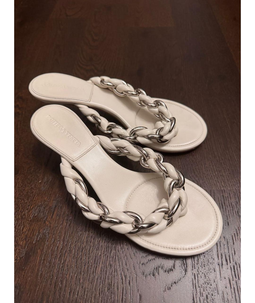 BOTTEGA VENETA Белые кожаные босоножки, фото 8