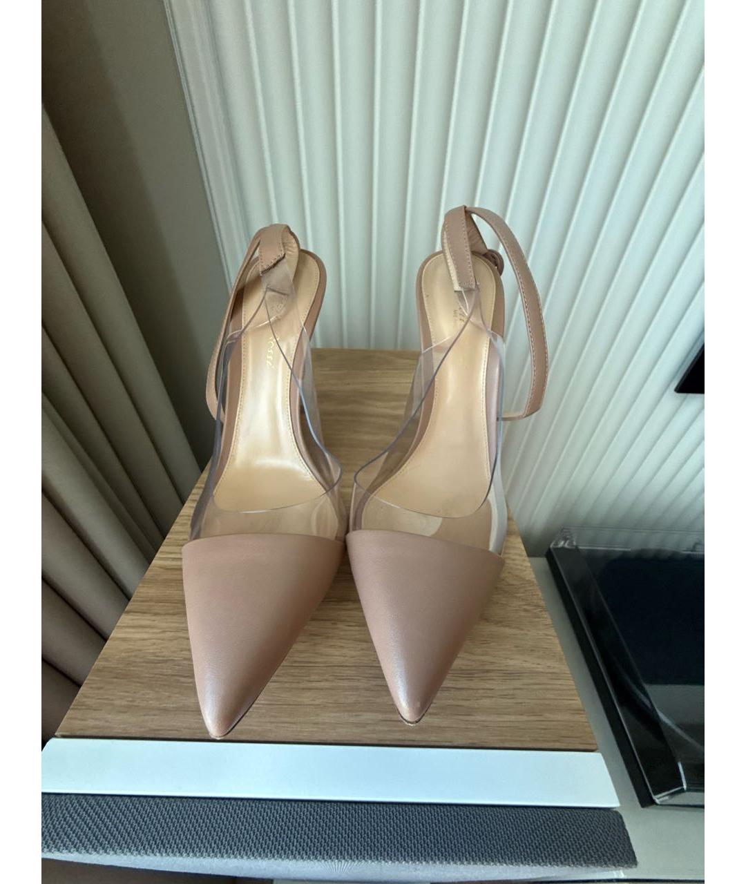 GIANVITO ROSSI Бежевые кожаные босоножки, фото 2