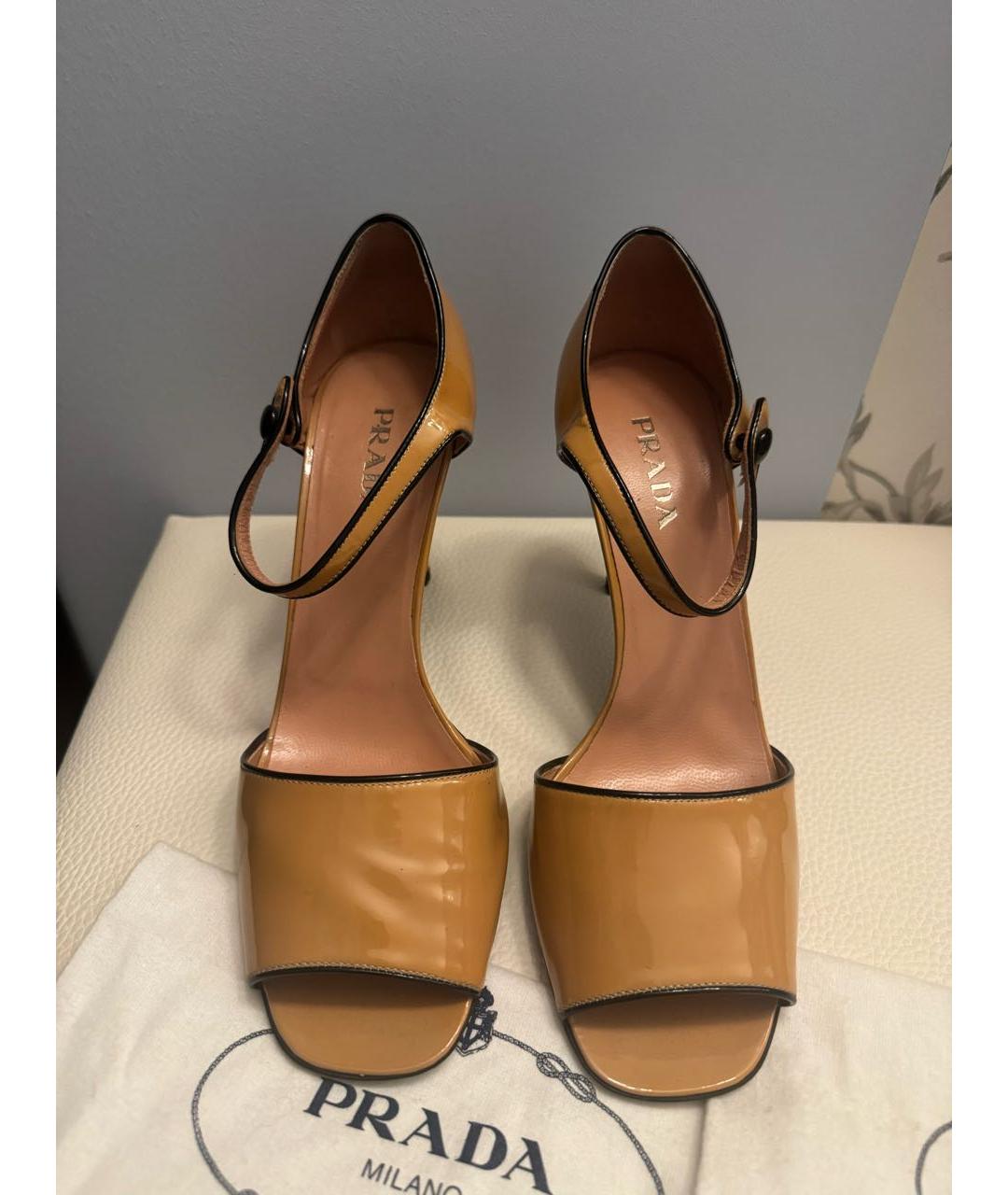 PRADA Розовые босоножки из лакированной кожи, фото 2