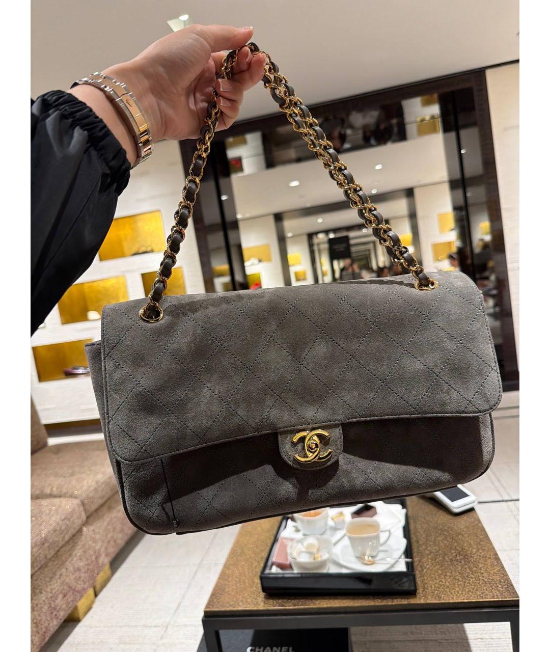 CHANEL Серая замшевая сумка через плечо, фото 3