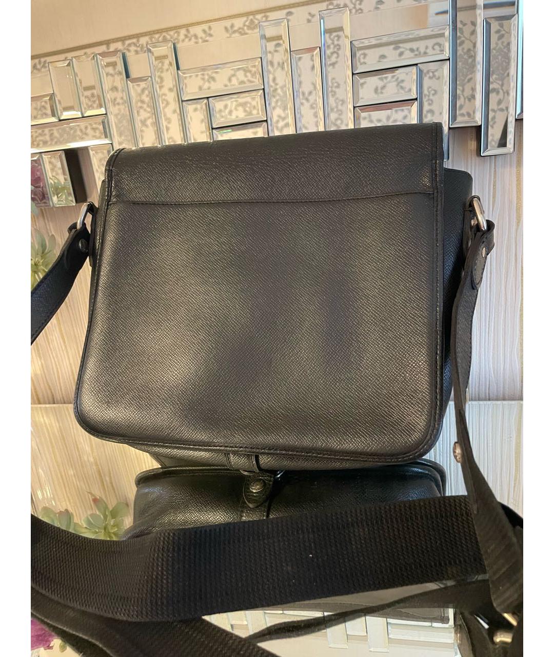 LOUIS VUITTON Черная кожаная сумка на плечо, фото 2