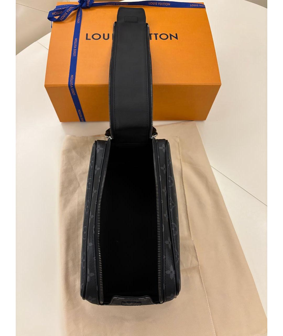 LOUIS VUITTON Черная косметичка из канвы, фото 6