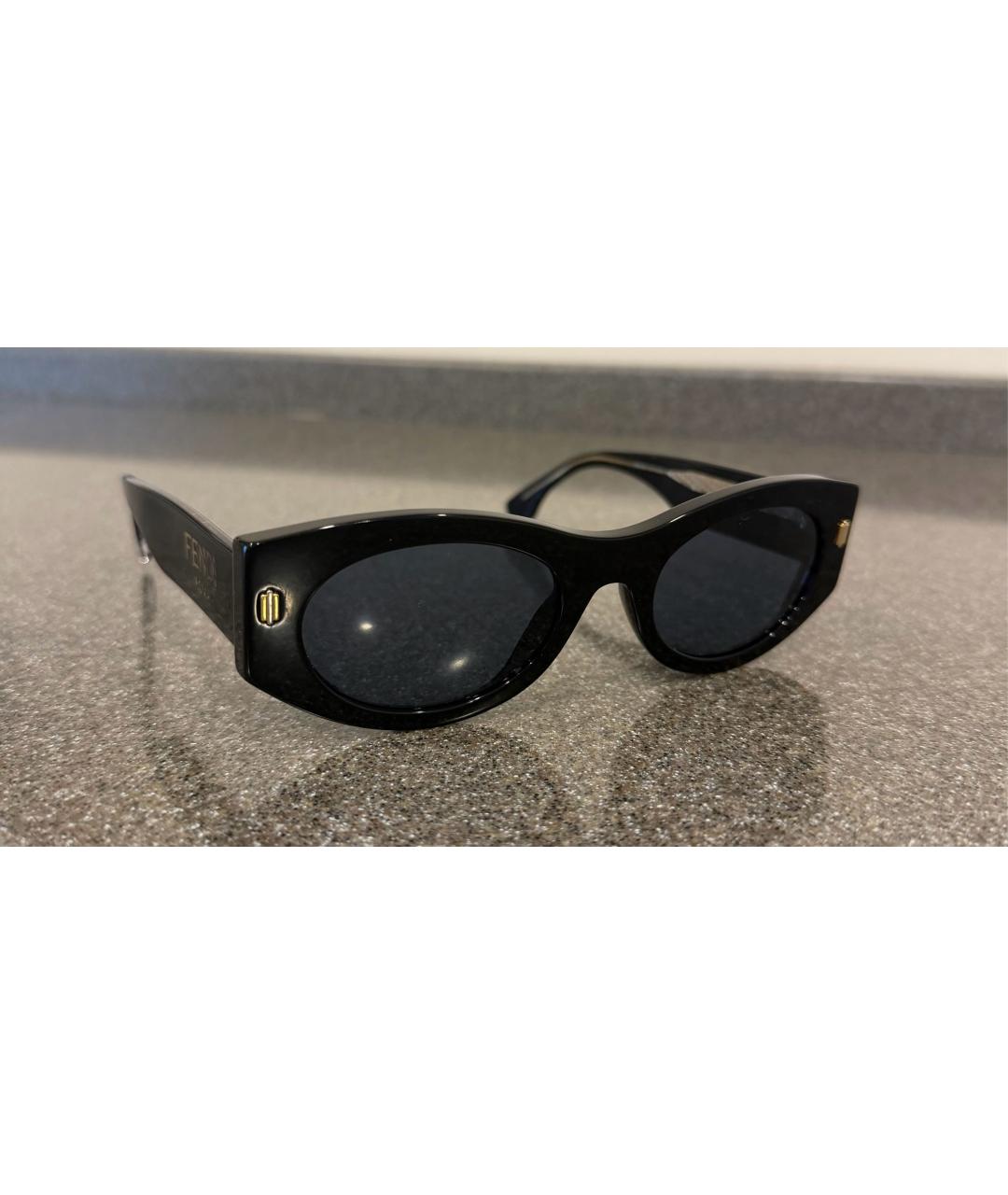 FENDI Черные пластиковые солнцезащитные очки, фото 2