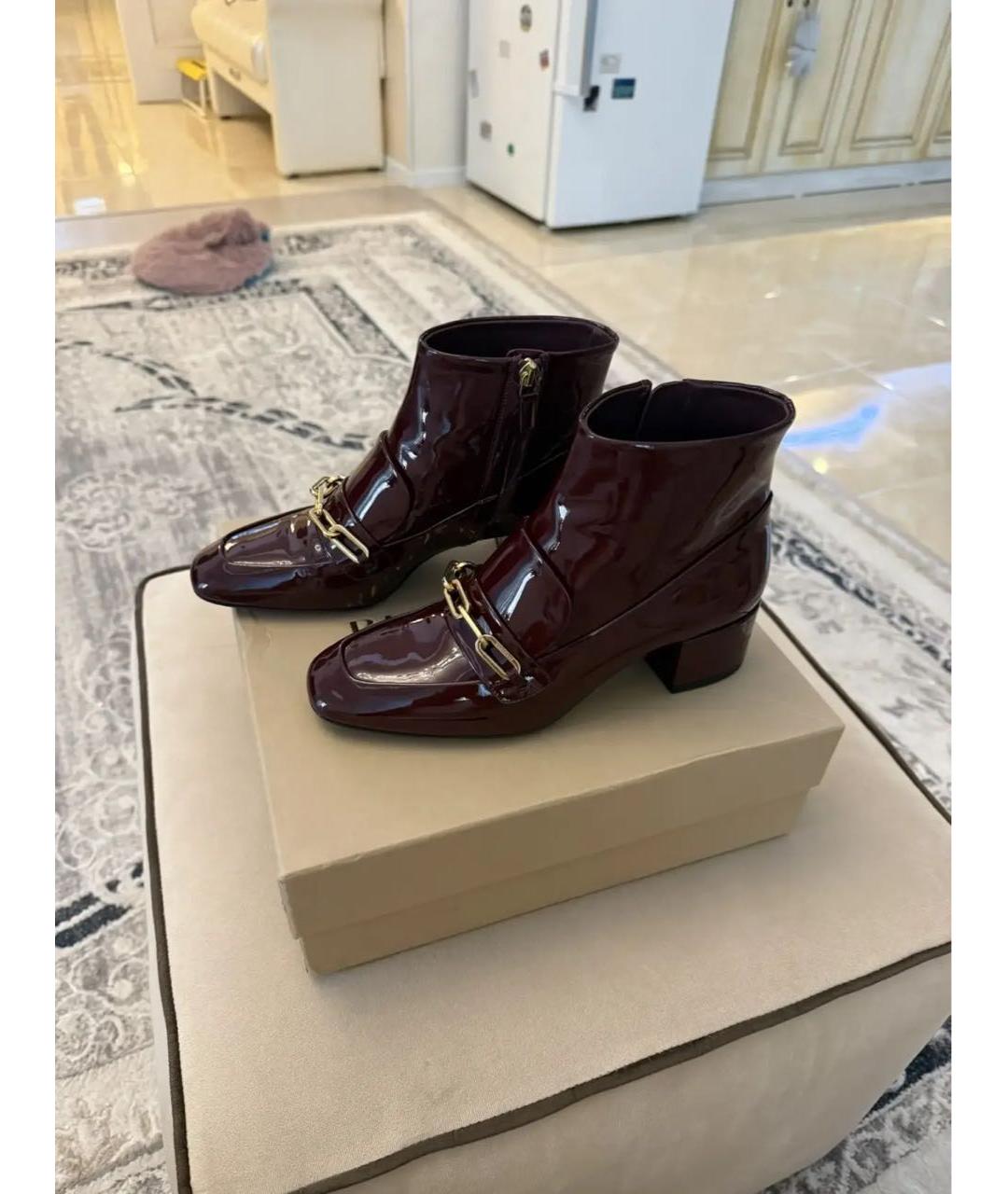 BURBERRY Бордовые ботильоны из лакированной кожи, фото 2