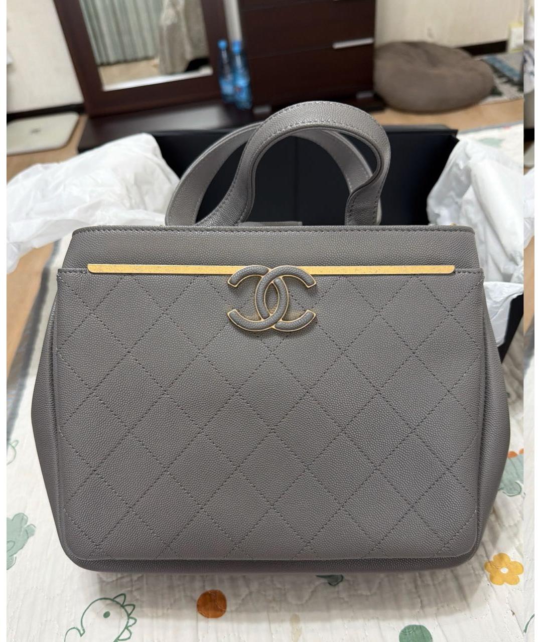 CHANEL Серая кожаная сумка с короткими ручками, фото 6