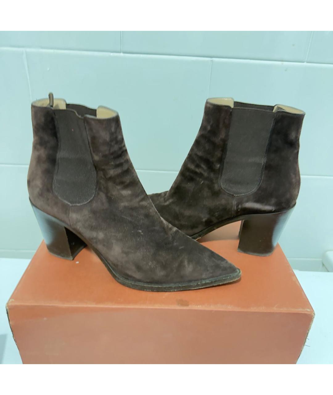 GIANVITO ROSSI Коричневые замшевые ботильоны, фото 2