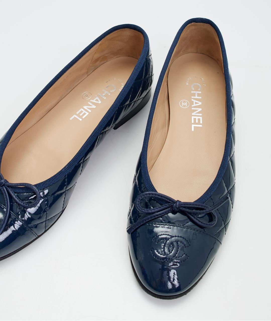 CHANEL Синие балетки из лакированной кожи, фото 5