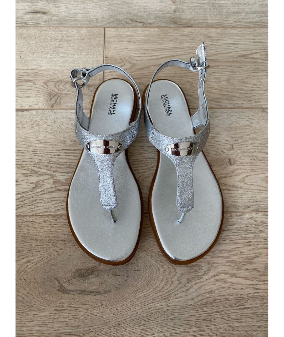 MICHAEL KORS Серебряные кожаные сандалии, фото 2