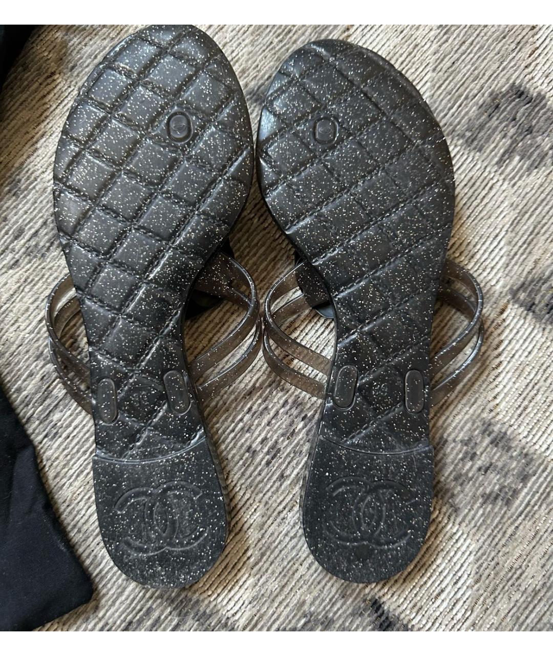 CHANEL Черные резиновые босоножки, фото 3