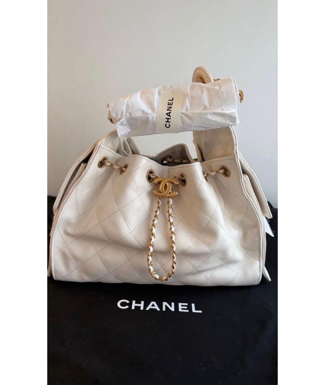 CHANEL Белая кожаная сумка с короткими ручками, фото 6