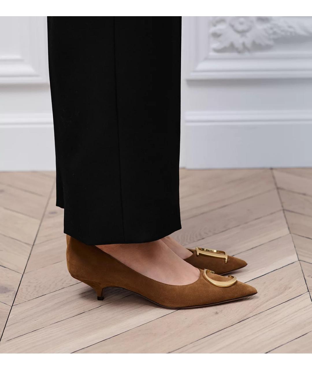 CHRISTIAN DIOR Коричневые замшевые лодочки на низком каблуке, фото 4