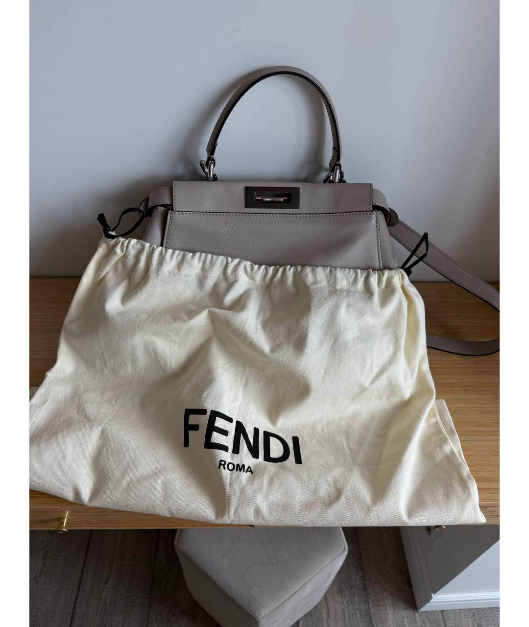 FENDI Серая кожаная сумка с короткими ручками, фото 5