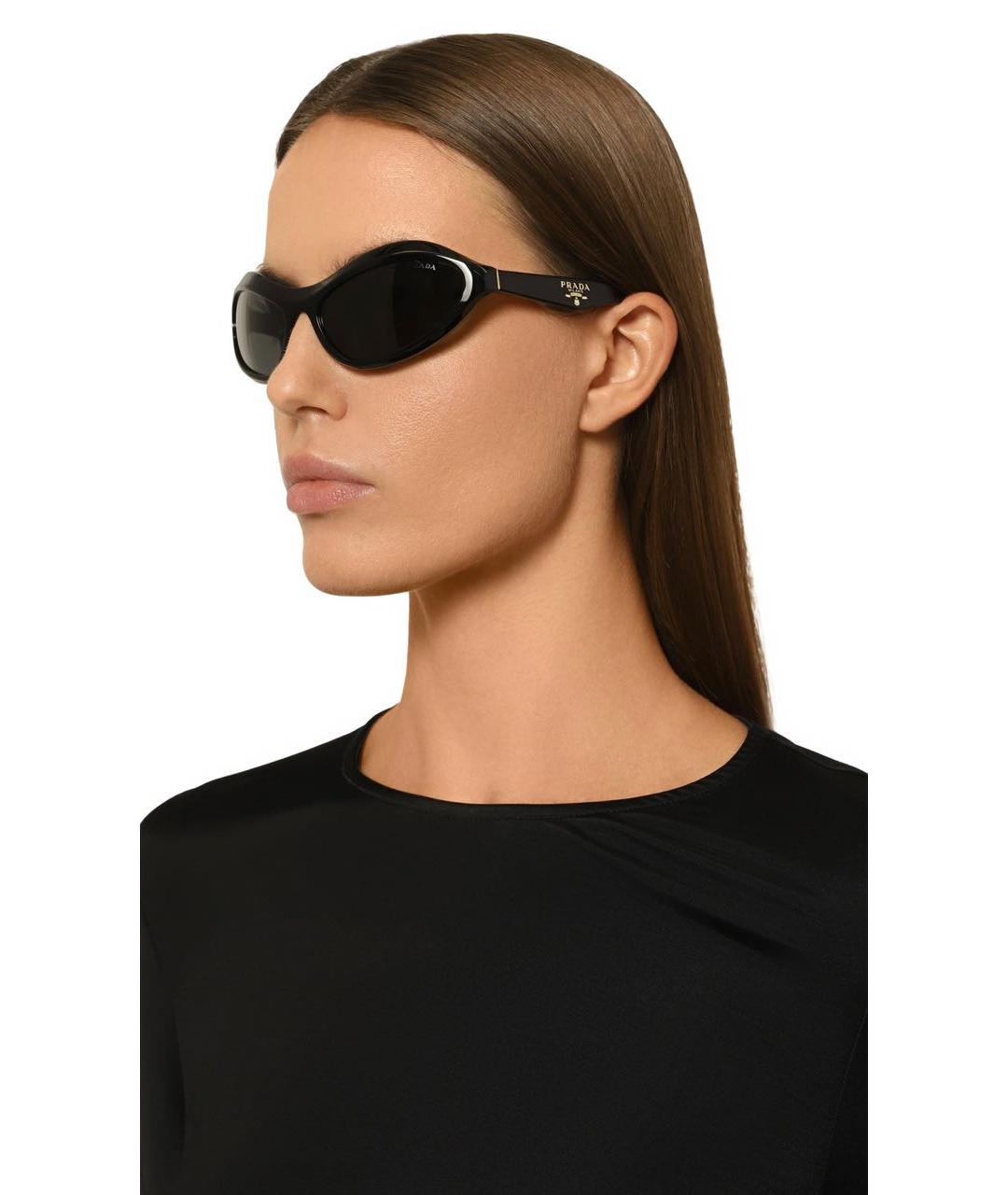 PRADA Черные пластиковые солнцезащитные очки, фото 2