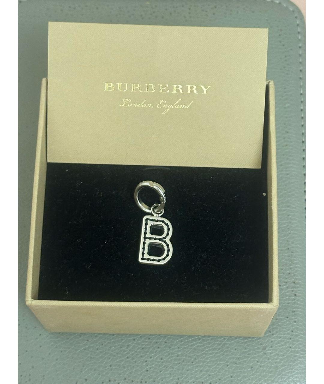 BURBERRY Серебряный металлический кулон, фото 2