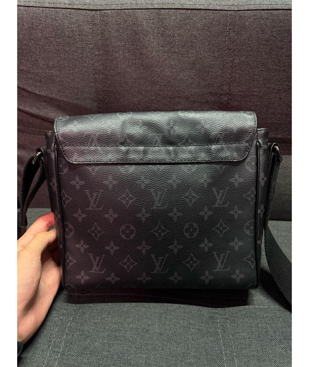 LOUIS VUITTON Черная кожаная сумка на плечо, фото 3