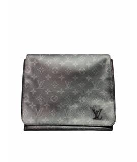 LOUIS VUITTON Сумка на плечо