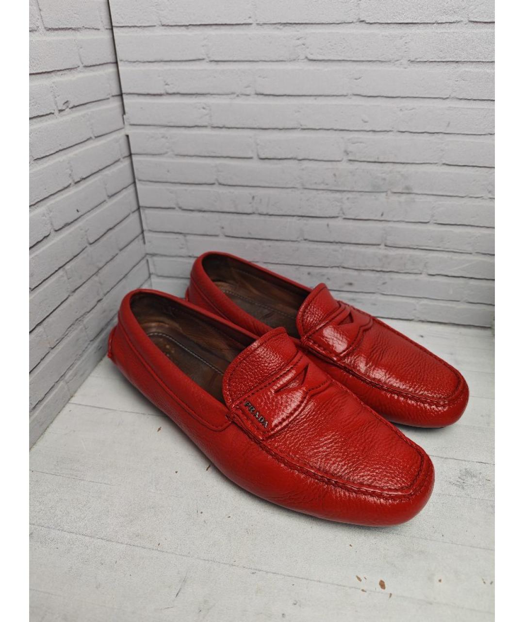 PRADA Красные кожаные мокасины, фото 4