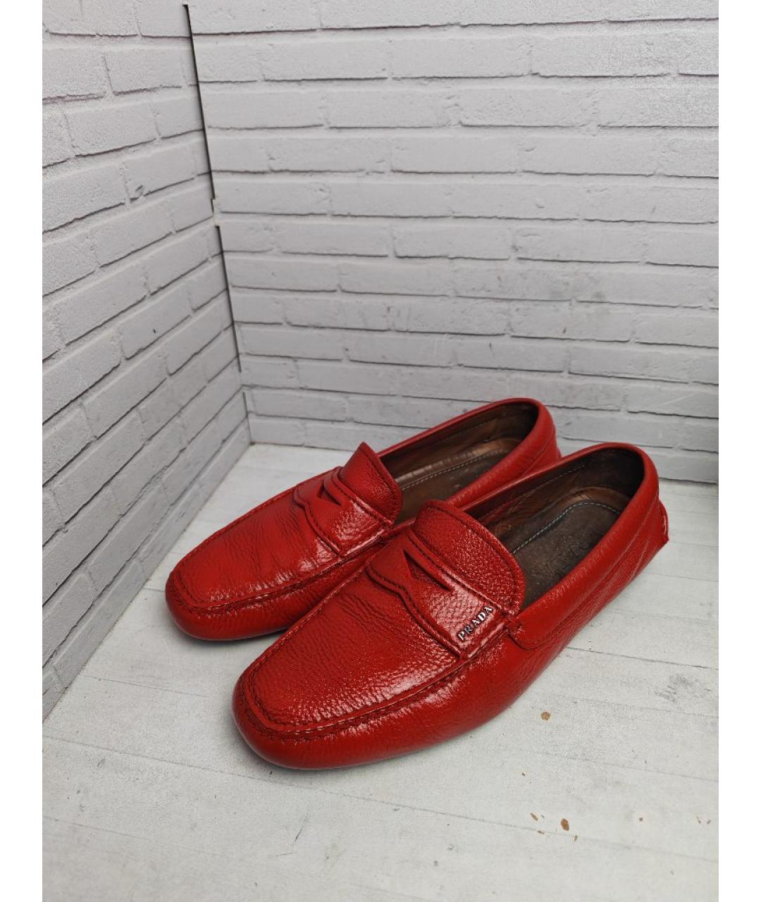 PRADA Красные кожаные мокасины, фото 2