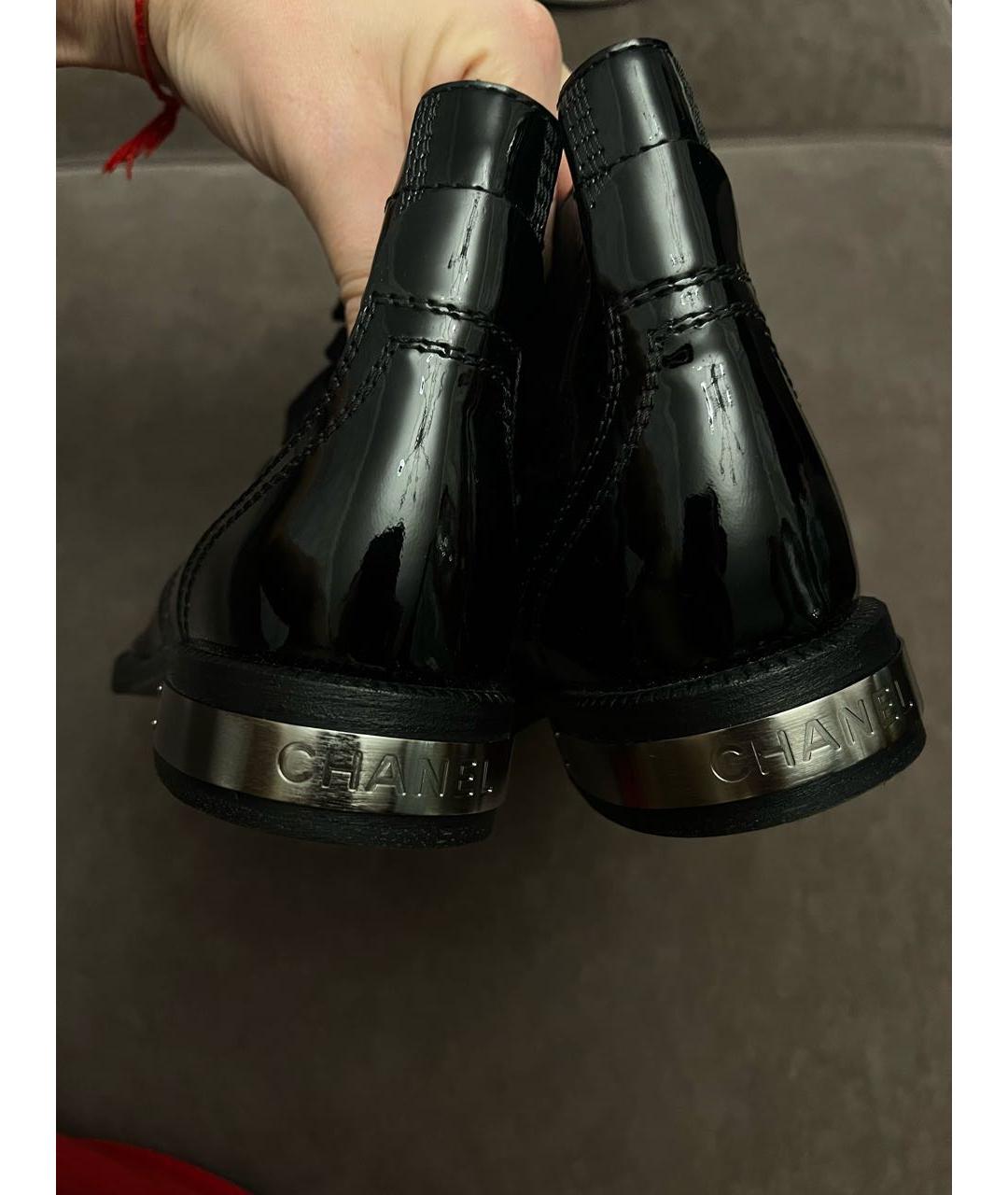 CHANEL Черные ботинки из лакированной кожи, фото 2