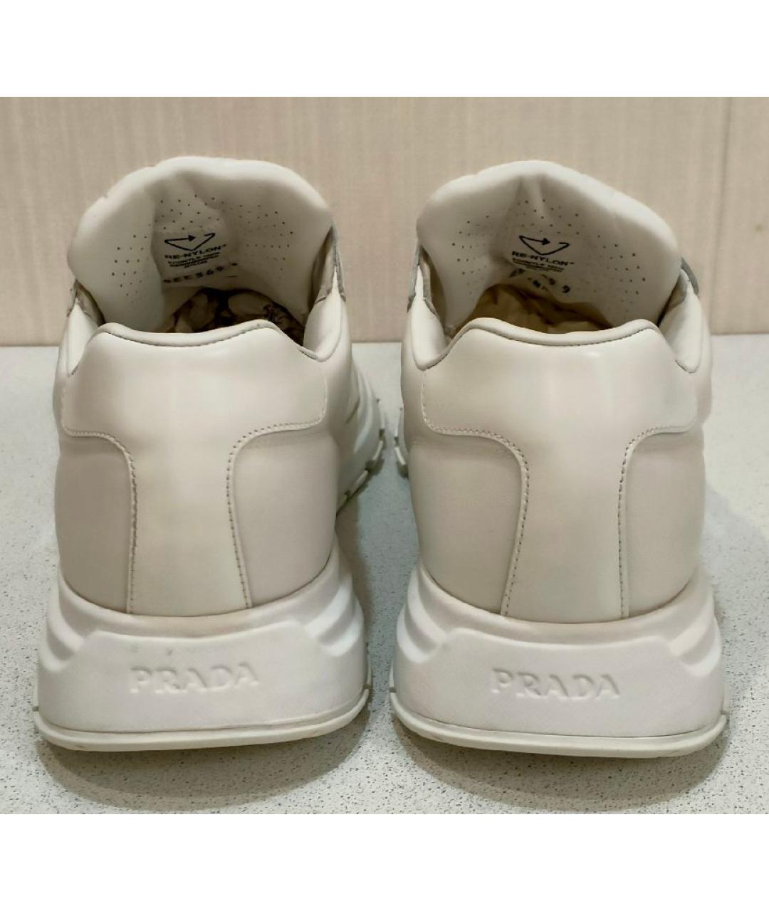 PRADA Белые кожаные низкие кроссовки / кеды, фото 4