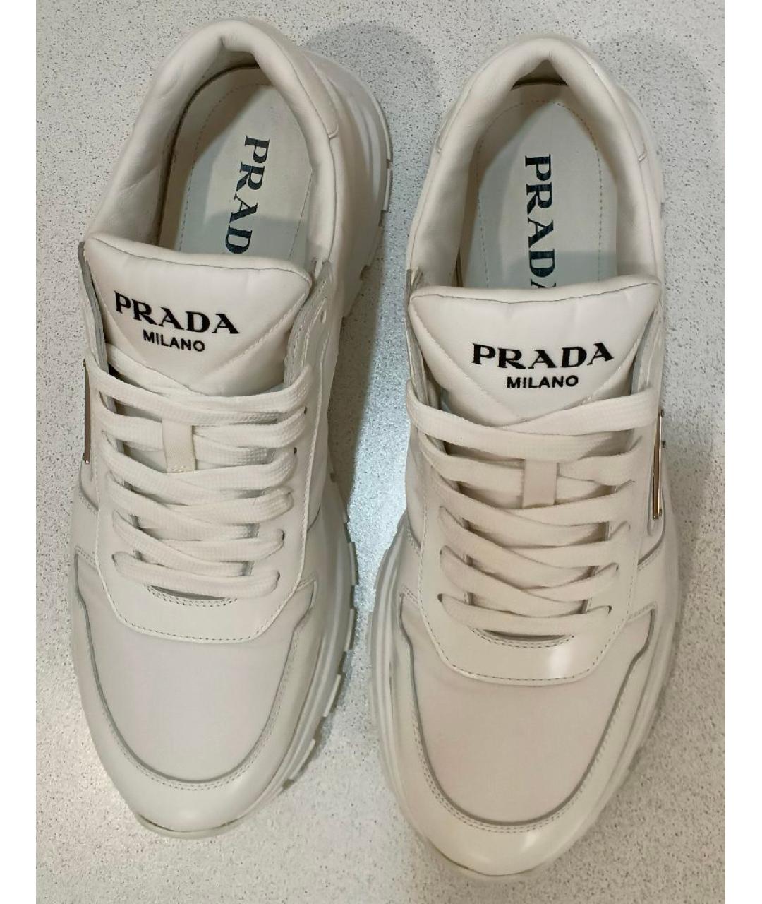 PRADA Белые кожаные низкие кроссовки / кеды, фото 3