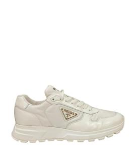 PRADA Низкие кроссовки / кеды